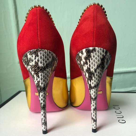 ❗️SALE❗️Gucci Stunning Gold leather heels - Picture 7 of 10